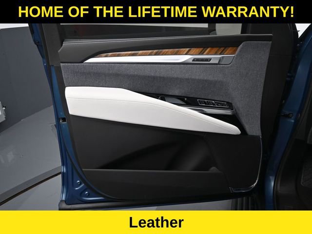 Used 2025 Cadillac Escalade Sport Platinum w/ LPO, Floor Liner Package AWD/4WD image 11