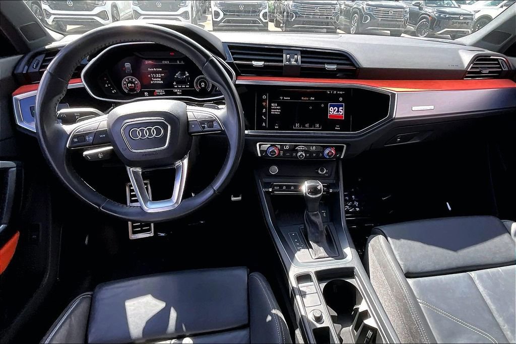 Used 2020 Audi Q3 2.0T Premium Plus w/ Premium Plus Package image 3