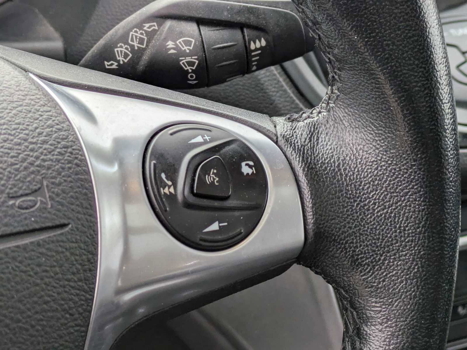 Used 2015 Ford Escape SE w/ Equipment Group 201A image 24