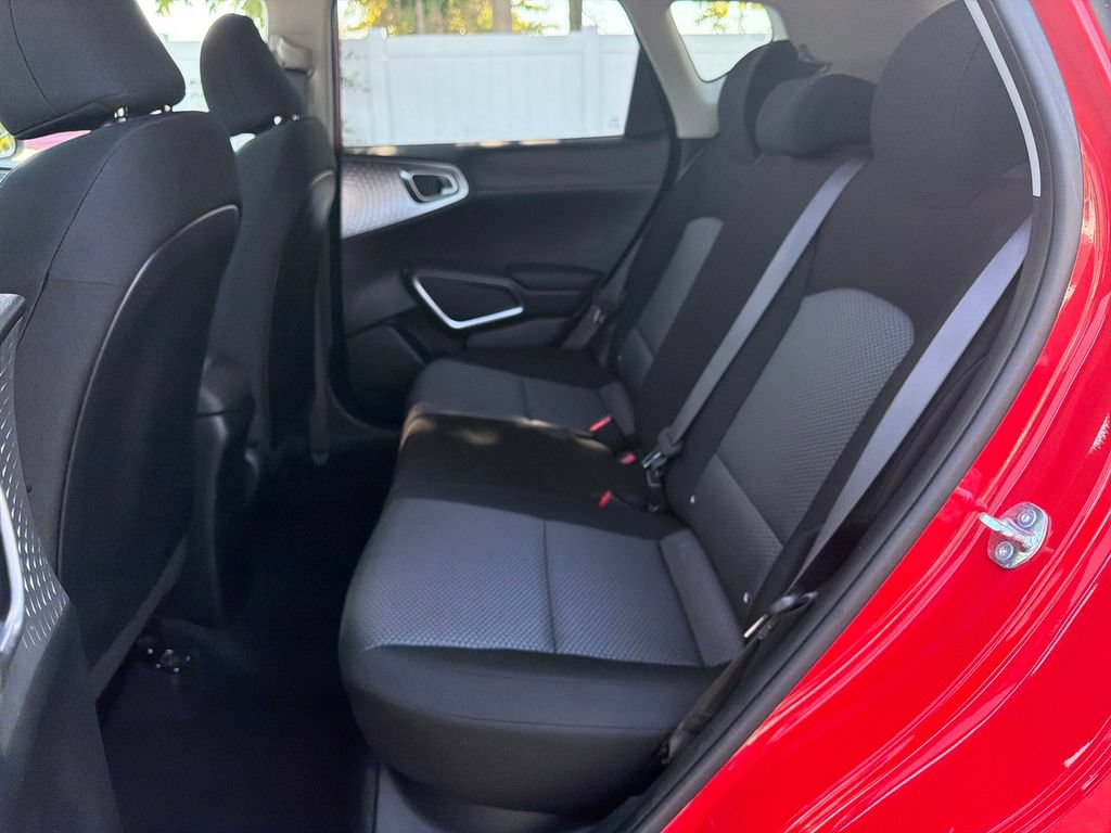 Used 2025 Kia Soul LX w/ LX Technology Package FWD image 23