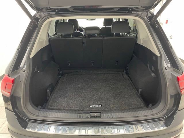 Used 2022 Volkswagen Tiguan SE AWD/4WD image 14