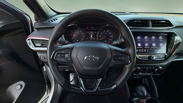 Used 2022 Chevrolet TrailBlazer RS w/ Sun and Liftgate Package FWD image 12