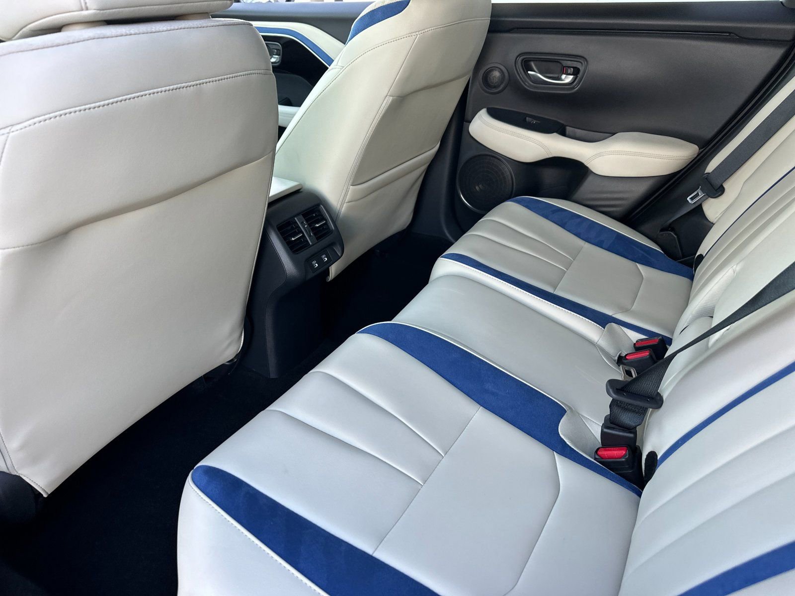 Used 2025 Acura ADX A-Spec FWD image 11