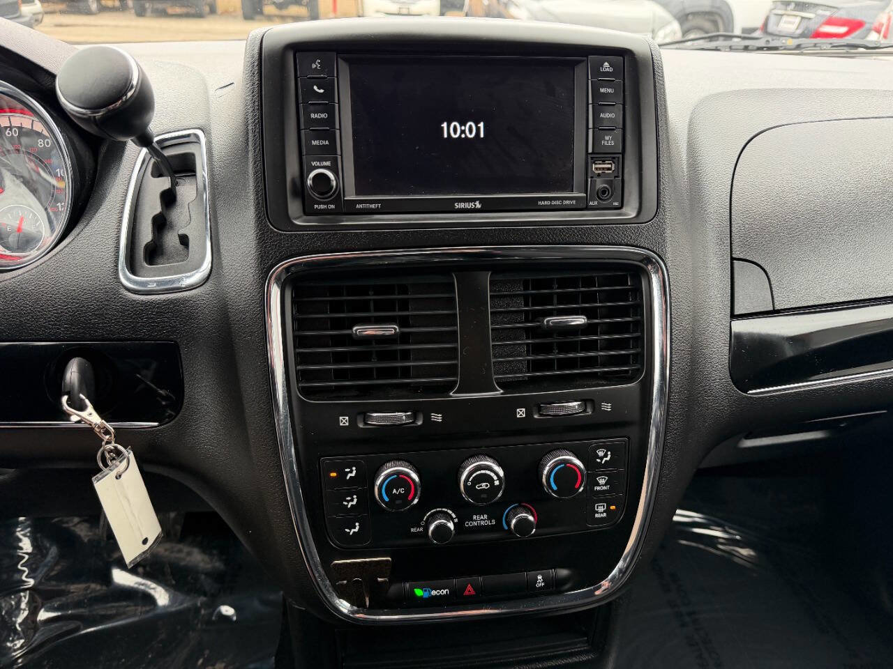 Used 2017 Dodge Grand Caravan SE image 34