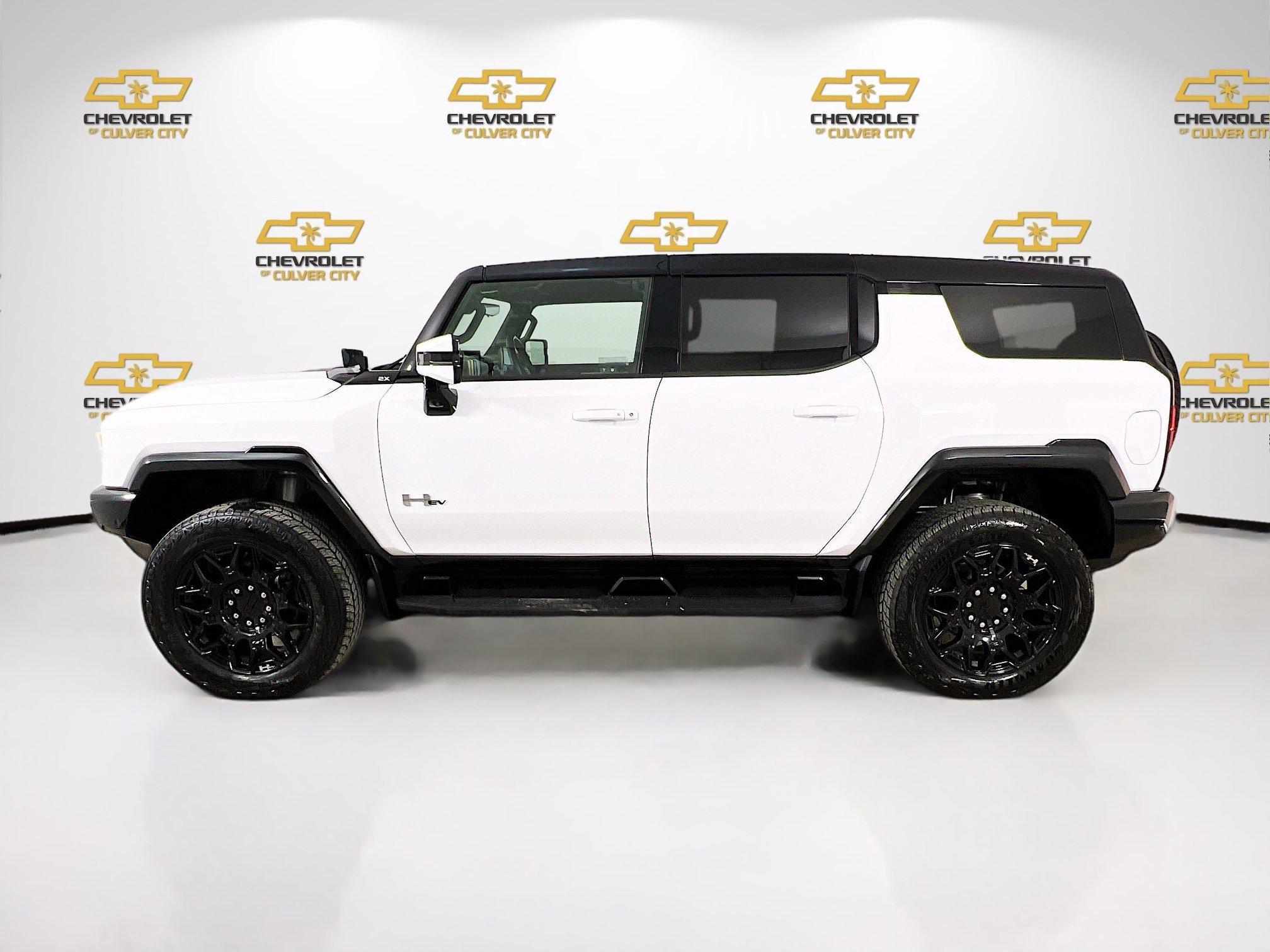 Used 2024 GMC Hummer EV 2X w/ LPO, Illumination Package image 4