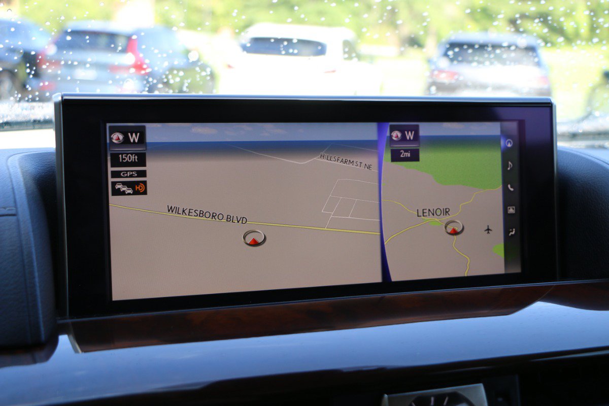 Used 2021 Lexus LX 570 4WD w/ Luxury Package image 23