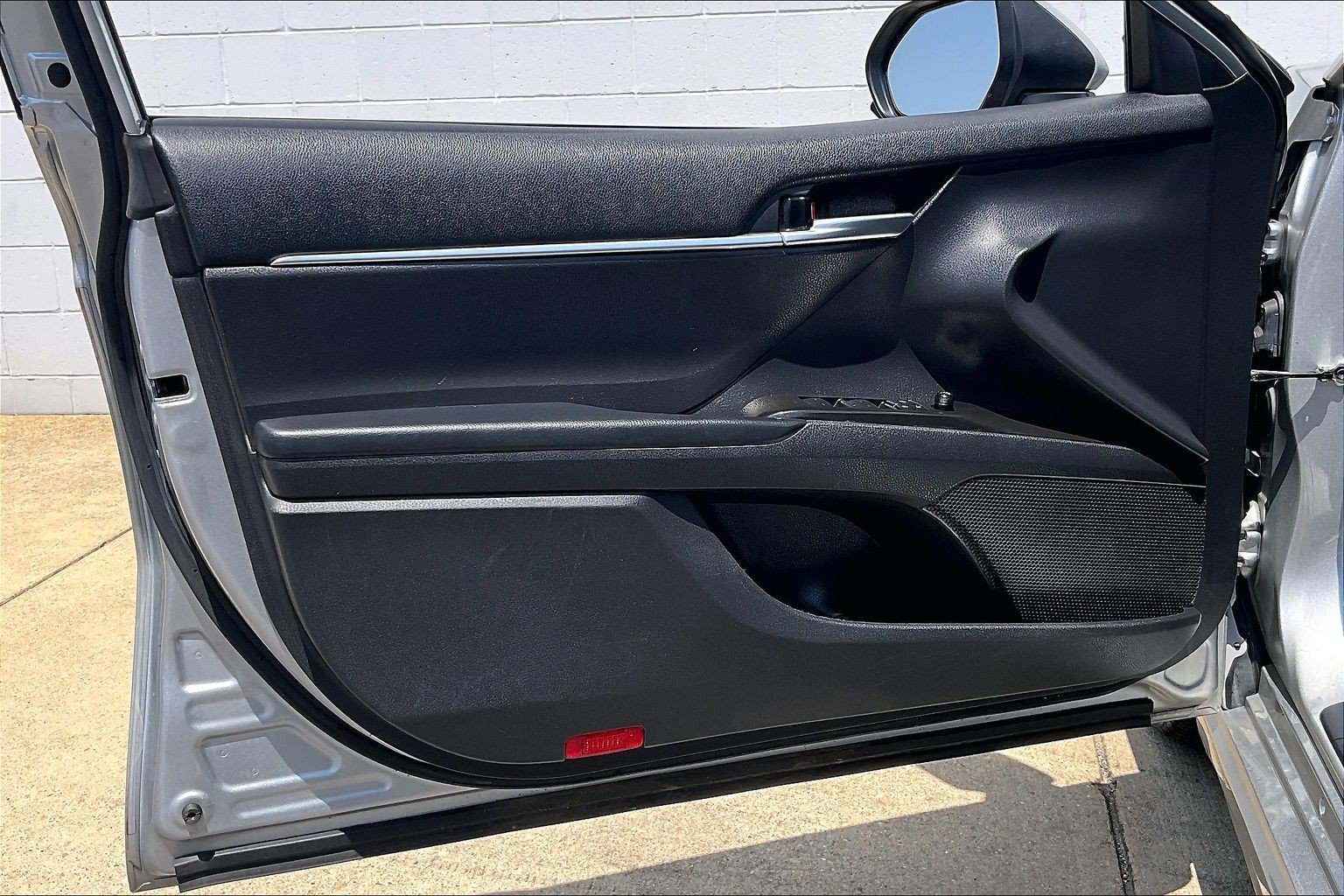 Used 2021 Toyota Camry SE FWD image 27