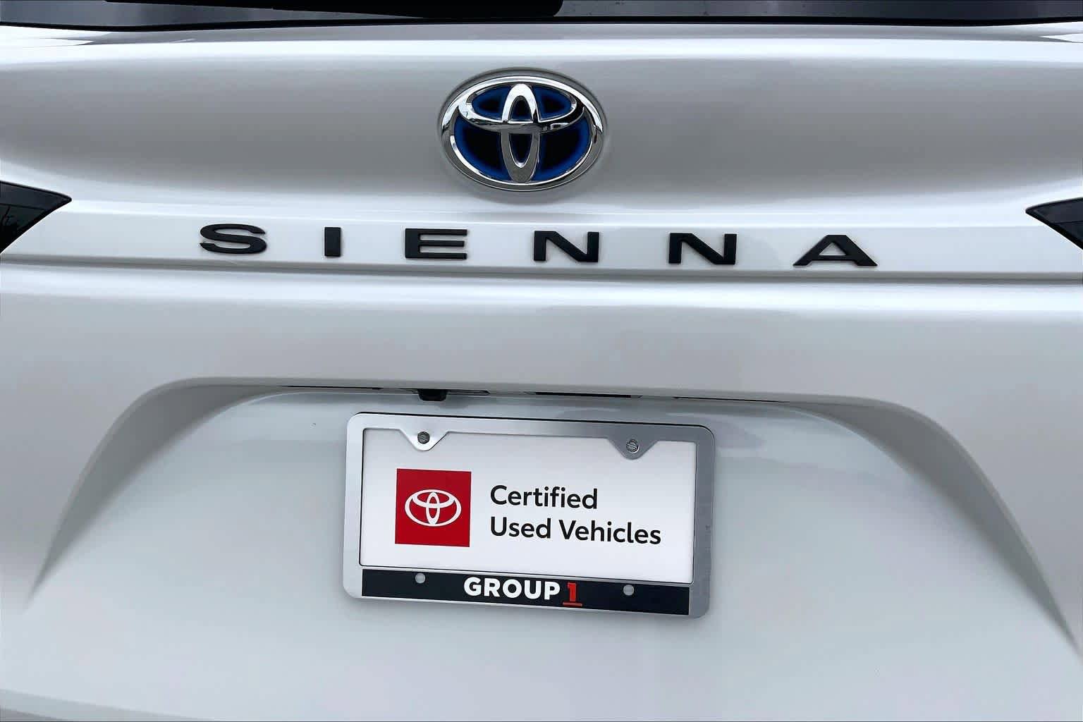 Certified 2024 Toyota Sienna XLE FWD image 10