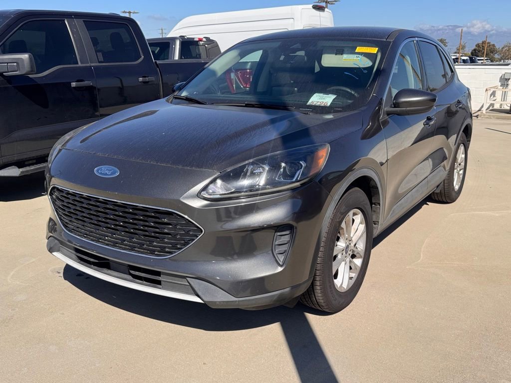 Used 2020 Ford Escape SE image 3