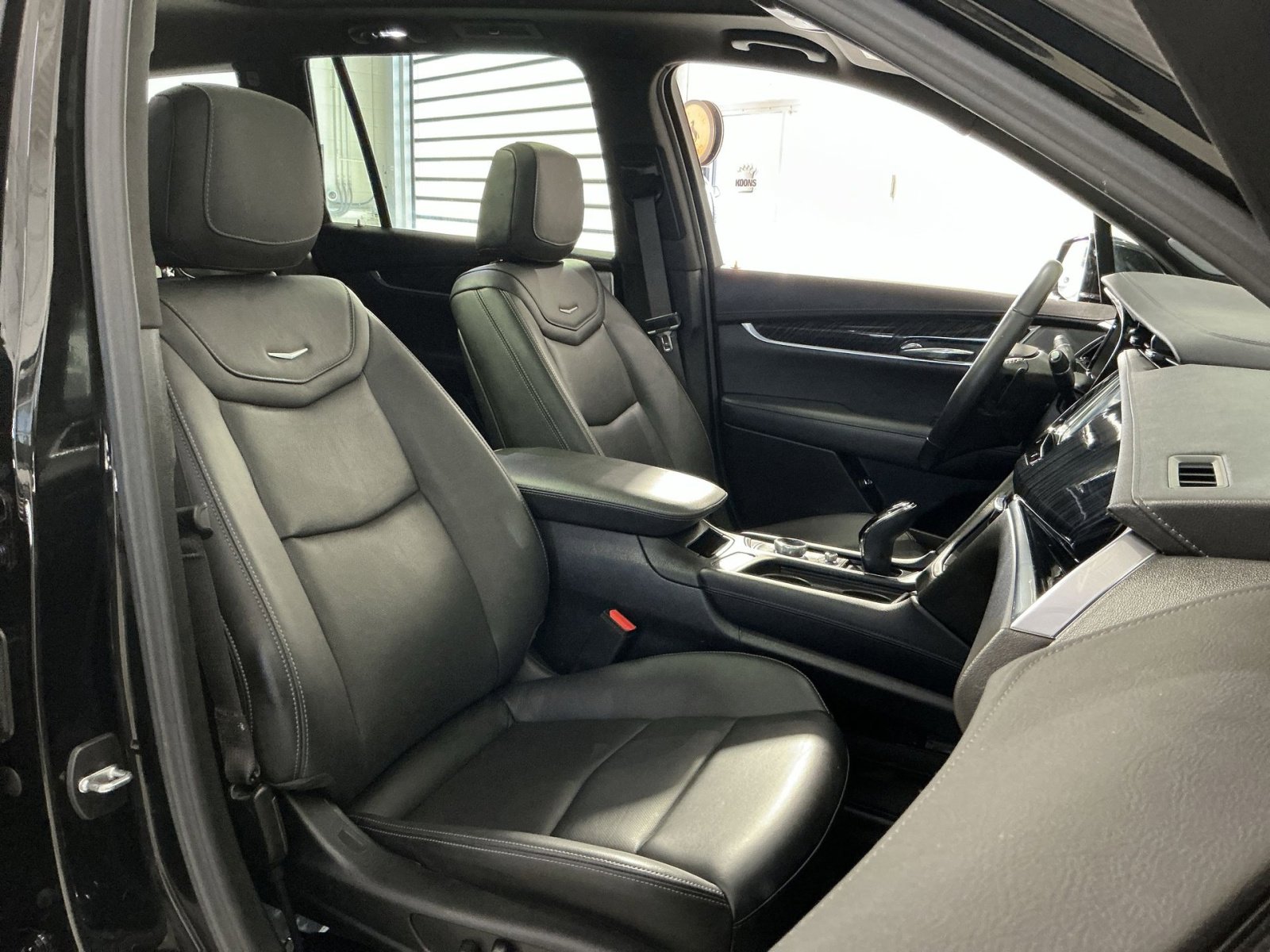 Used 2024 Cadillac XT6 Premium Luxury image 36