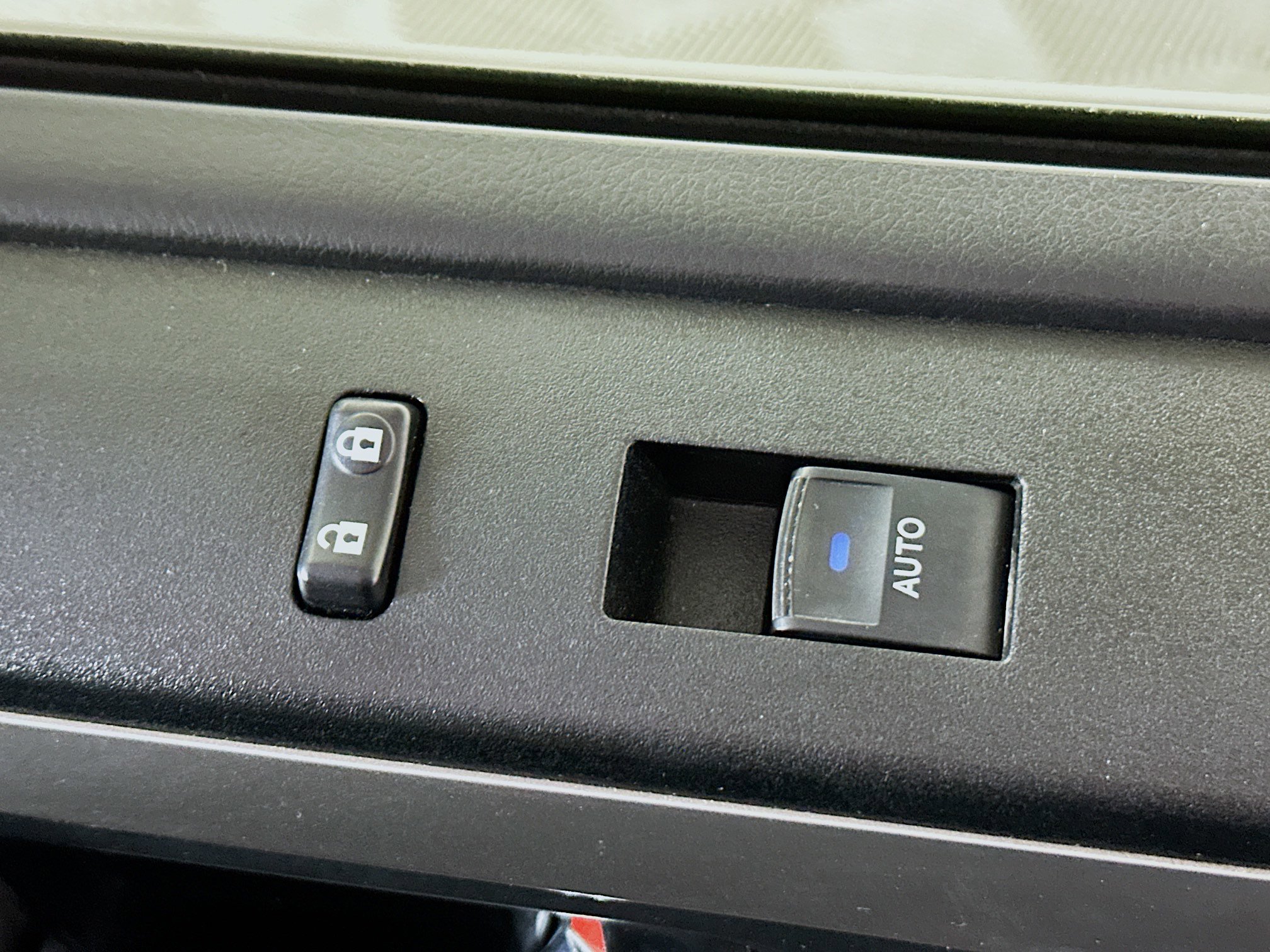 Used 2024 Toyota 4Runner SR5 AWD/4WD image 29