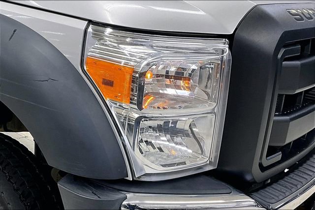 Used 2015 Ford F550 4x4 Regular Cab Super Duty image 21