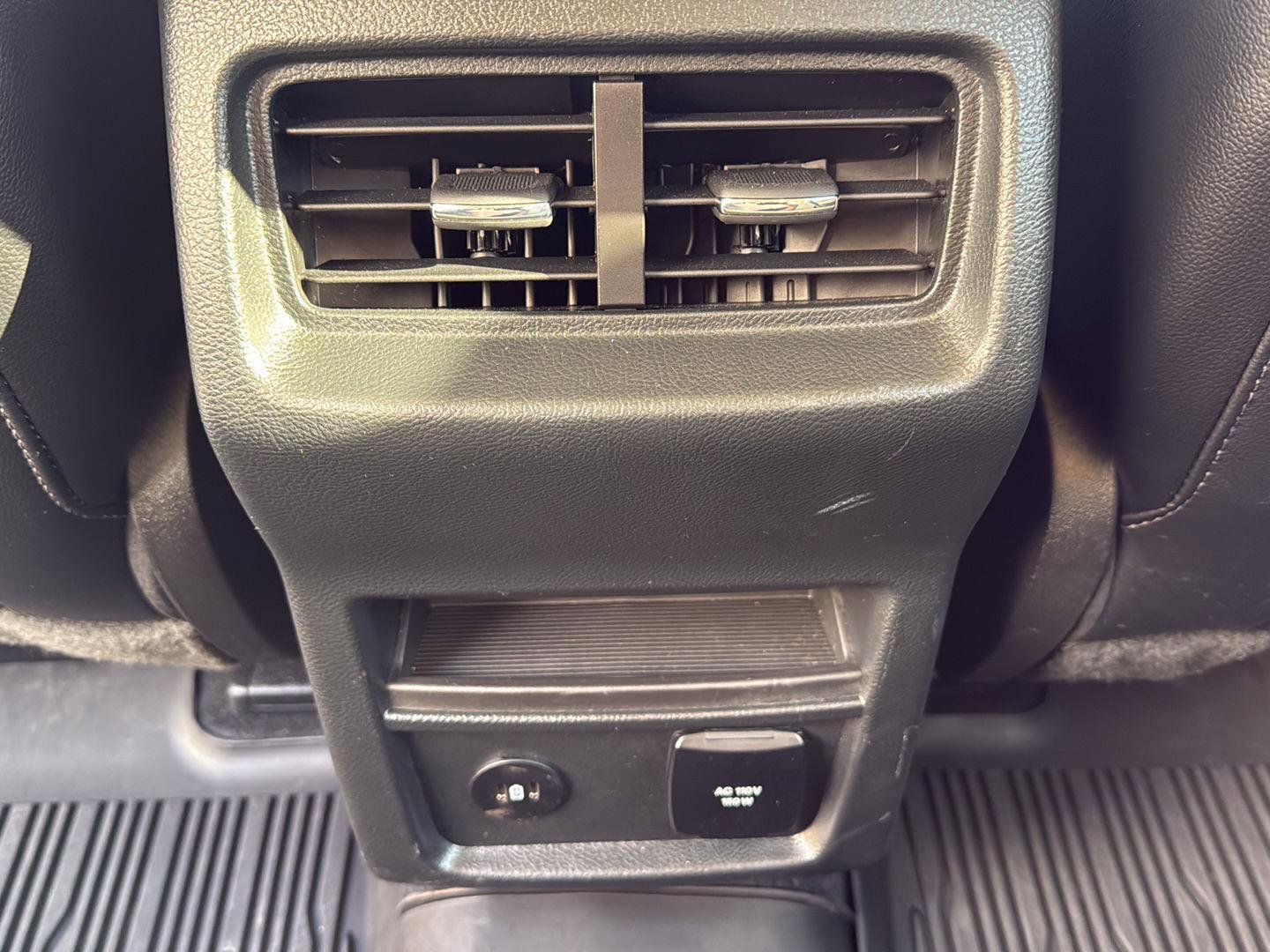 Used 2024 Ford Edge SEL w/ Convenience Package image 17