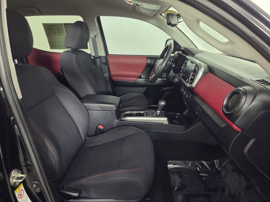 Used 2020 Toyota Tacoma SR5 RWD image 32