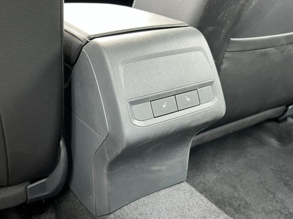 Used 2026 Volkswagen Jetta SEL FWD image 34