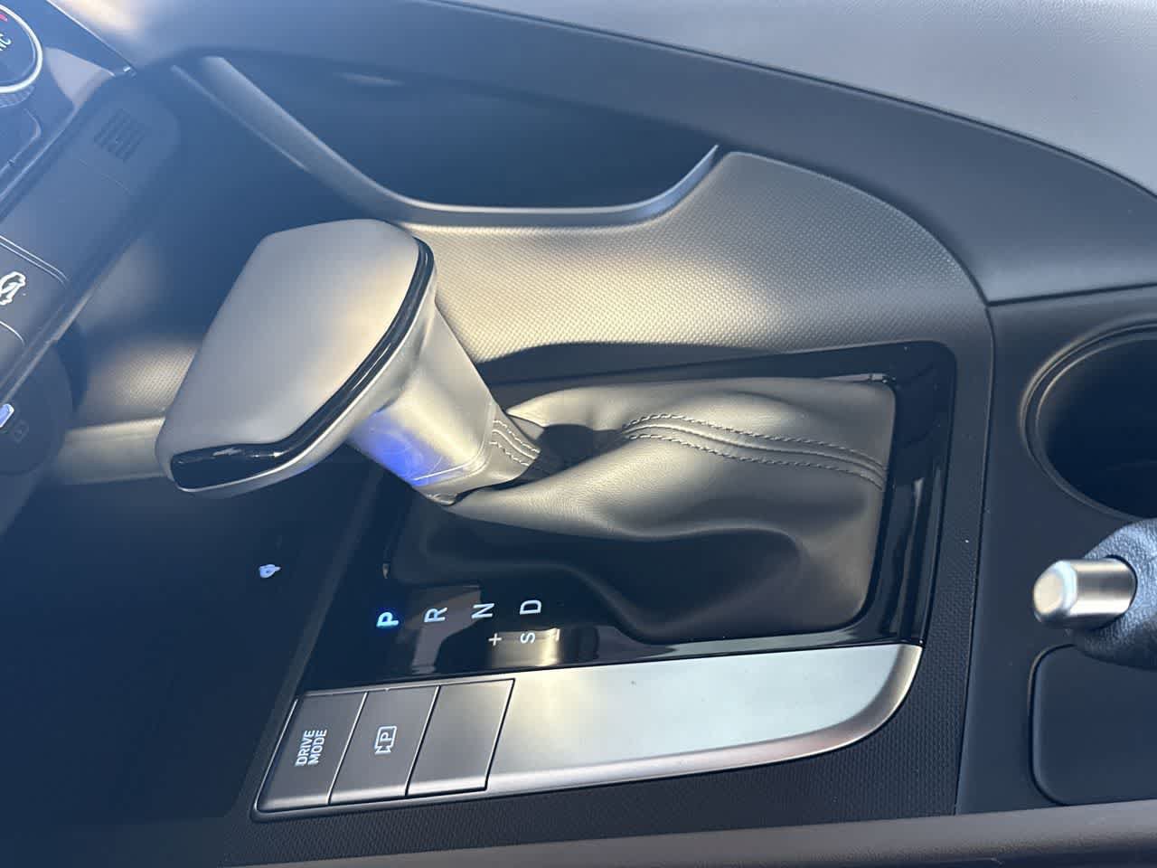 New 2025 Hyundai Elantra Sport FWD image 21