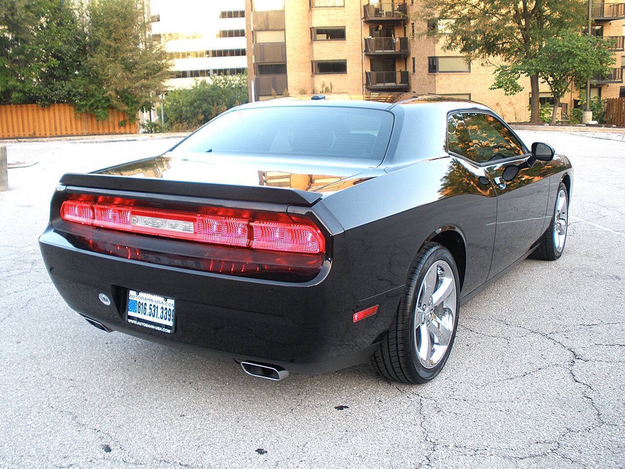 Used 2012 Dodge Challenger SXT Plus RWD image 9