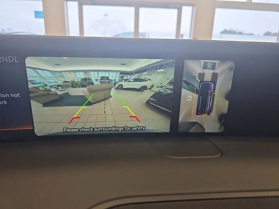 Used 2025 Lincoln Nautilus Reserve image 21