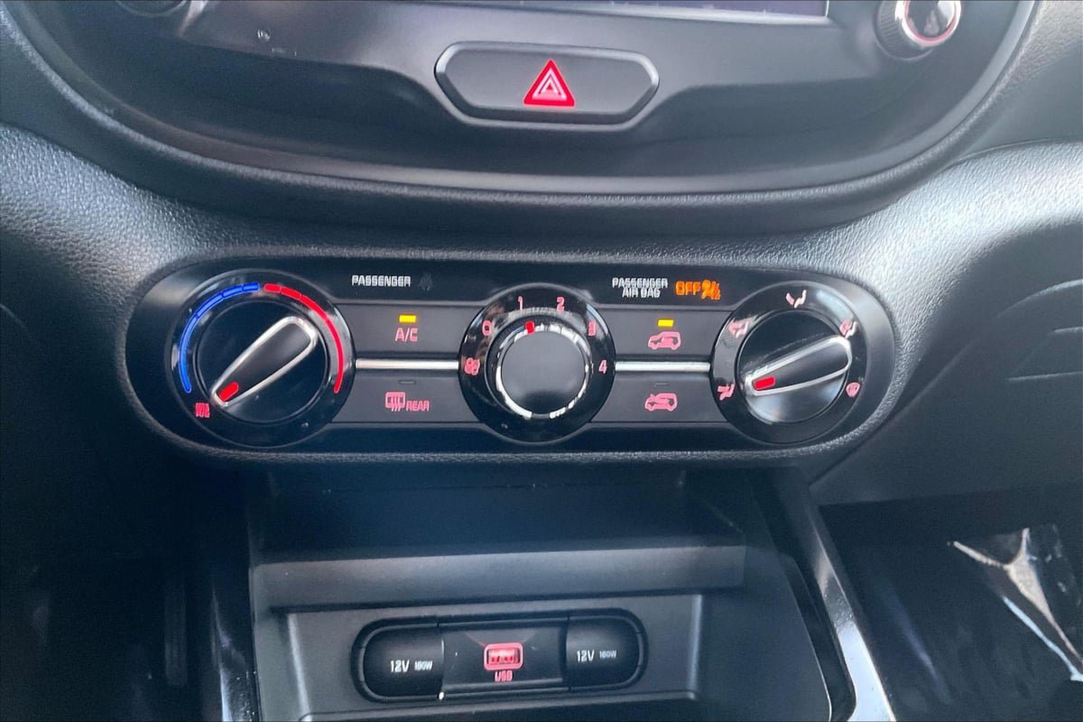Used 2022 Kia Soul LX w/ Technology Package FWD image 22