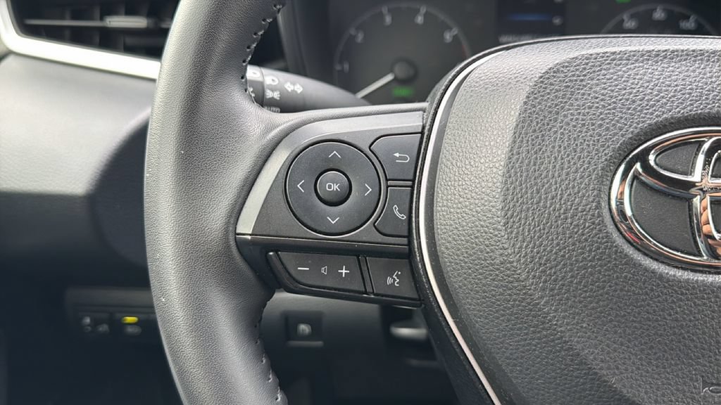 Certified 2025 Toyota Corolla SE FWD image 25