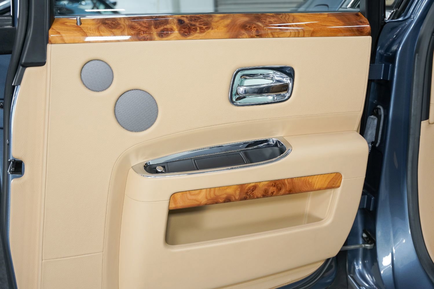 Used 2011 Rolls-Royce Ghost RWD image 34