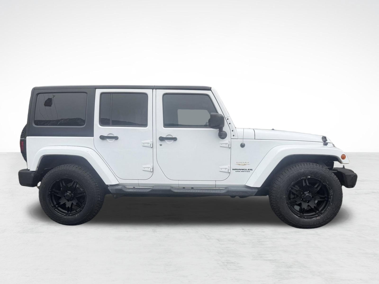 Used 2013 Jeep Wrangler Unlimited Sahara image 8