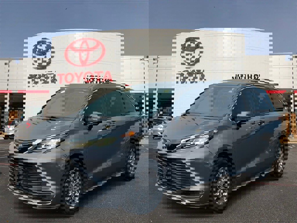 Used 2021 Toyota Sienna LE