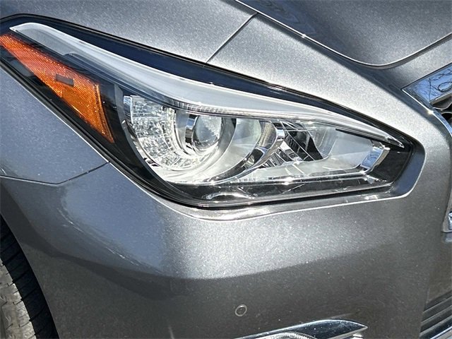 Used 2019 INFINITI Q70 Luxe w/ Proactive Package image 10