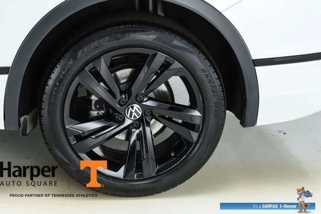 Used 2023 Volkswagen Tiguan SE R-Line image 6