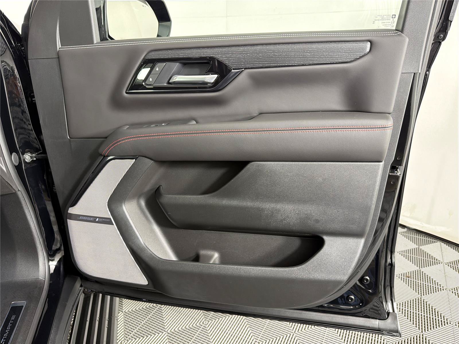 New 2026 GMC Yukon AT4 Ultimate w/ LPO, Floor Liner Package AWD/4WD image 13