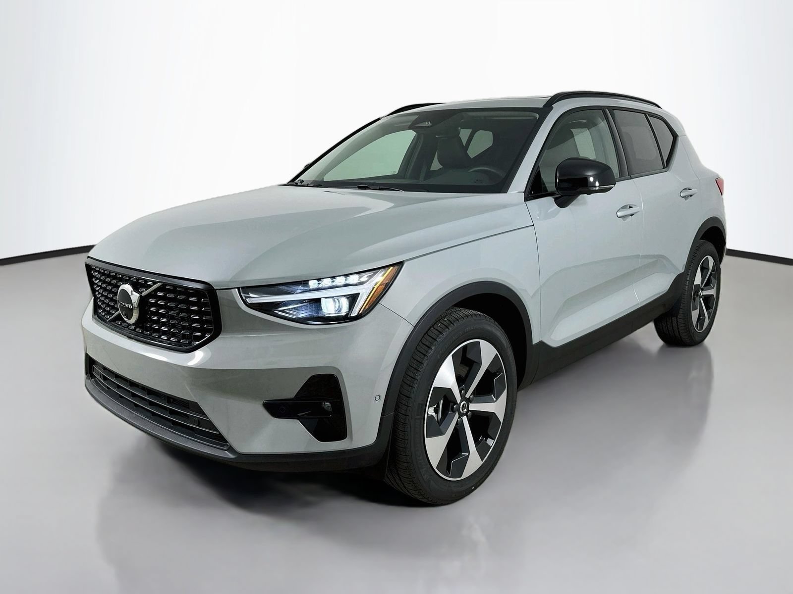 New 2026 Volvo XC40 B5 Plus w/ Protection Package Premier