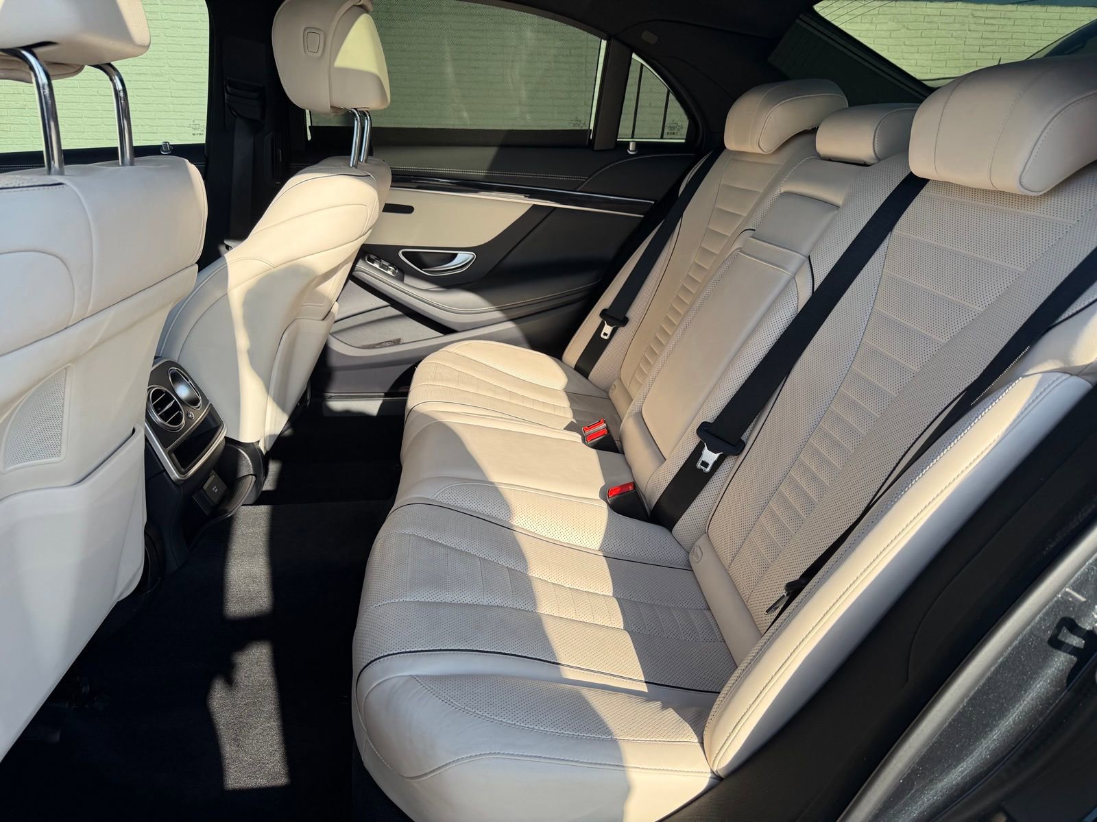 Used 2020 Mercedes-Benz S 560 Sedan image 21