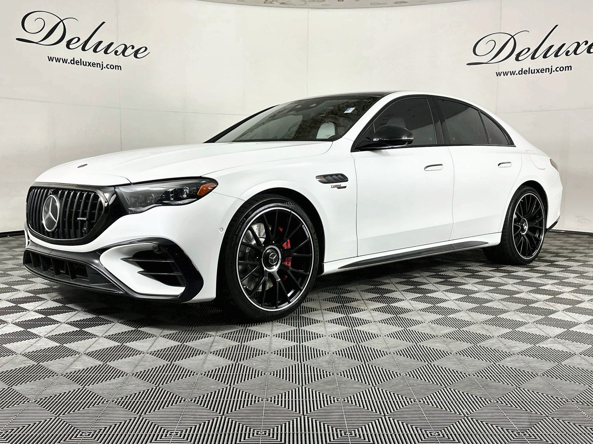 Used 2025 Mercedes-Benz E 53 AMG e 4MATIC Sedan image 3