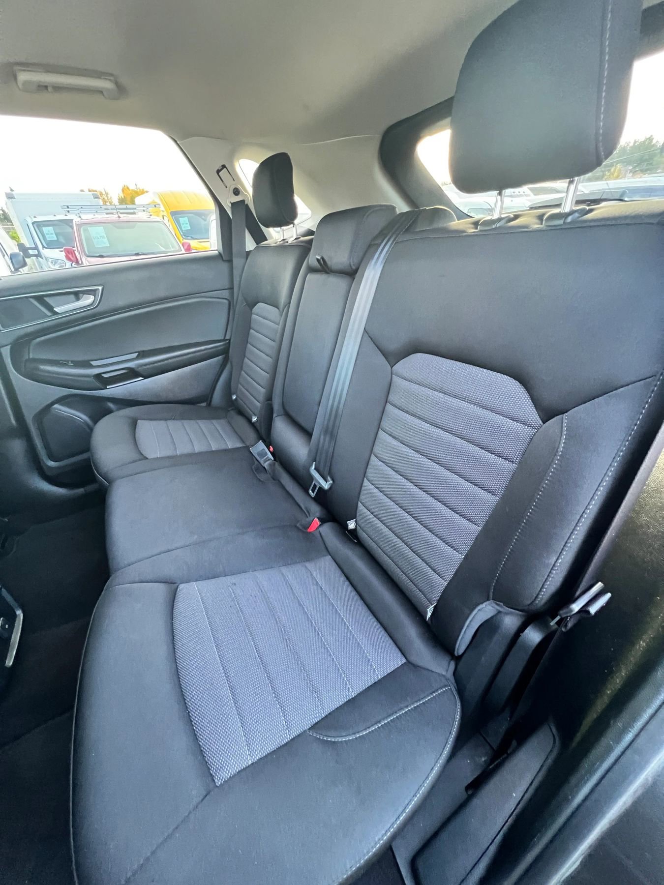 Used 2020 Ford Edge SE image 10