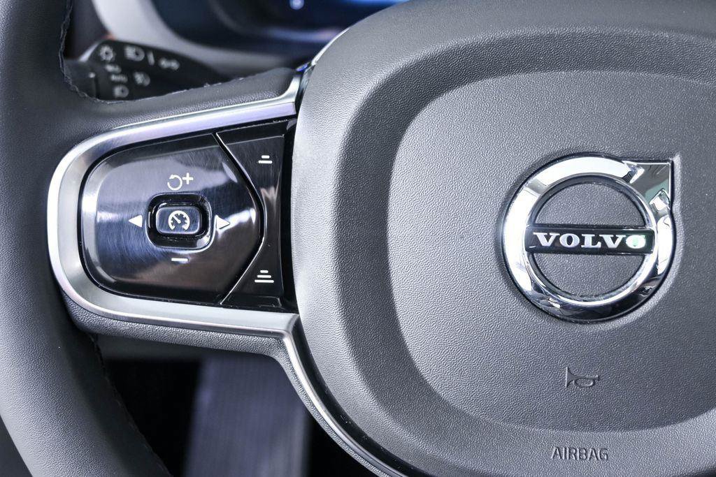 Used 2024 Volvo XC60 B5 Ultimate AWD/4WD image 12