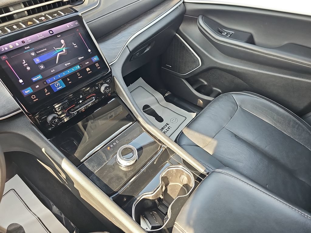 Used 2022 Jeep Grand Cherokee L Limited RWD image 25