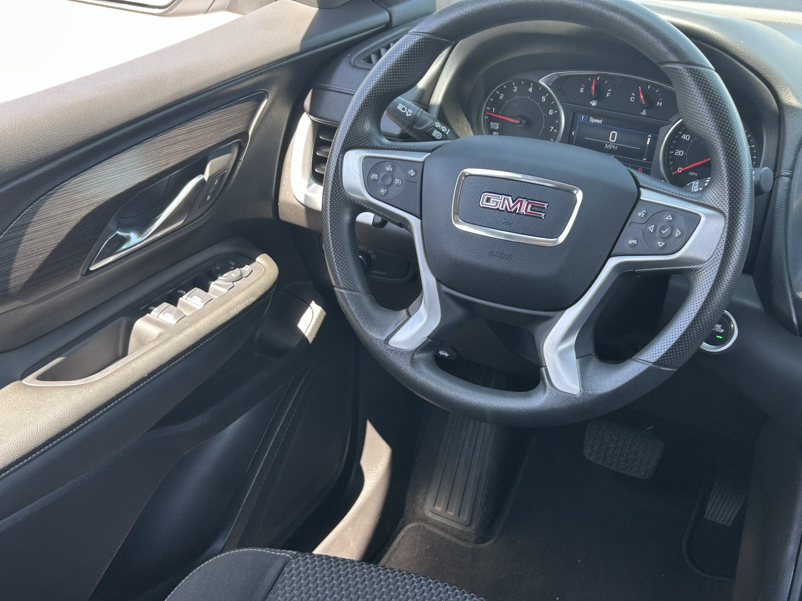 Certified 2024 GMC Terrain SLE FWD image 17