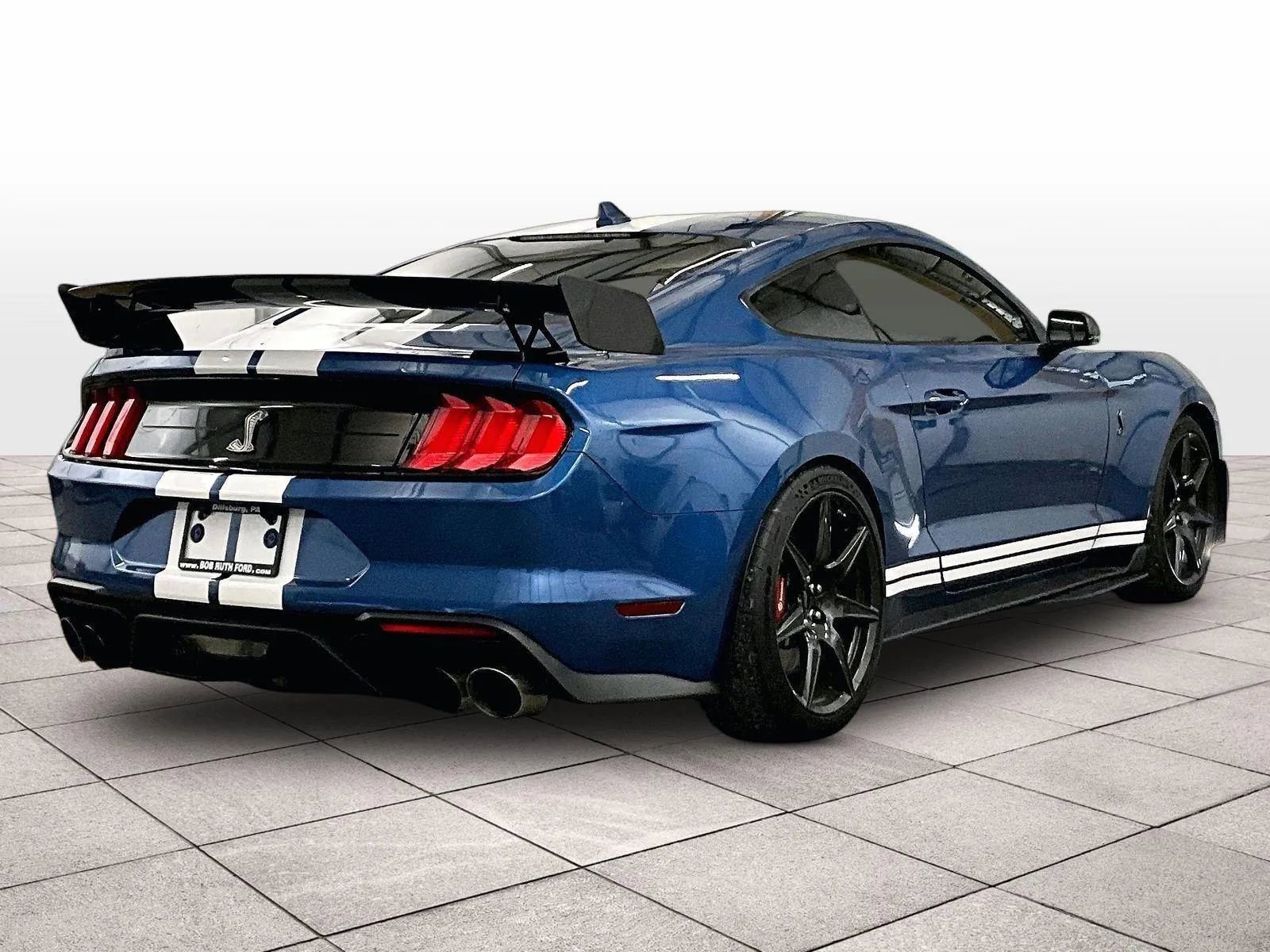 Used 2020 Ford Mustang Shelby GT500 w/ Carbon Fiber Track Pack RWD image 11