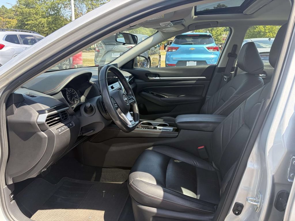Used 2024 Nissan Altima 2.0 SR FWD image 14