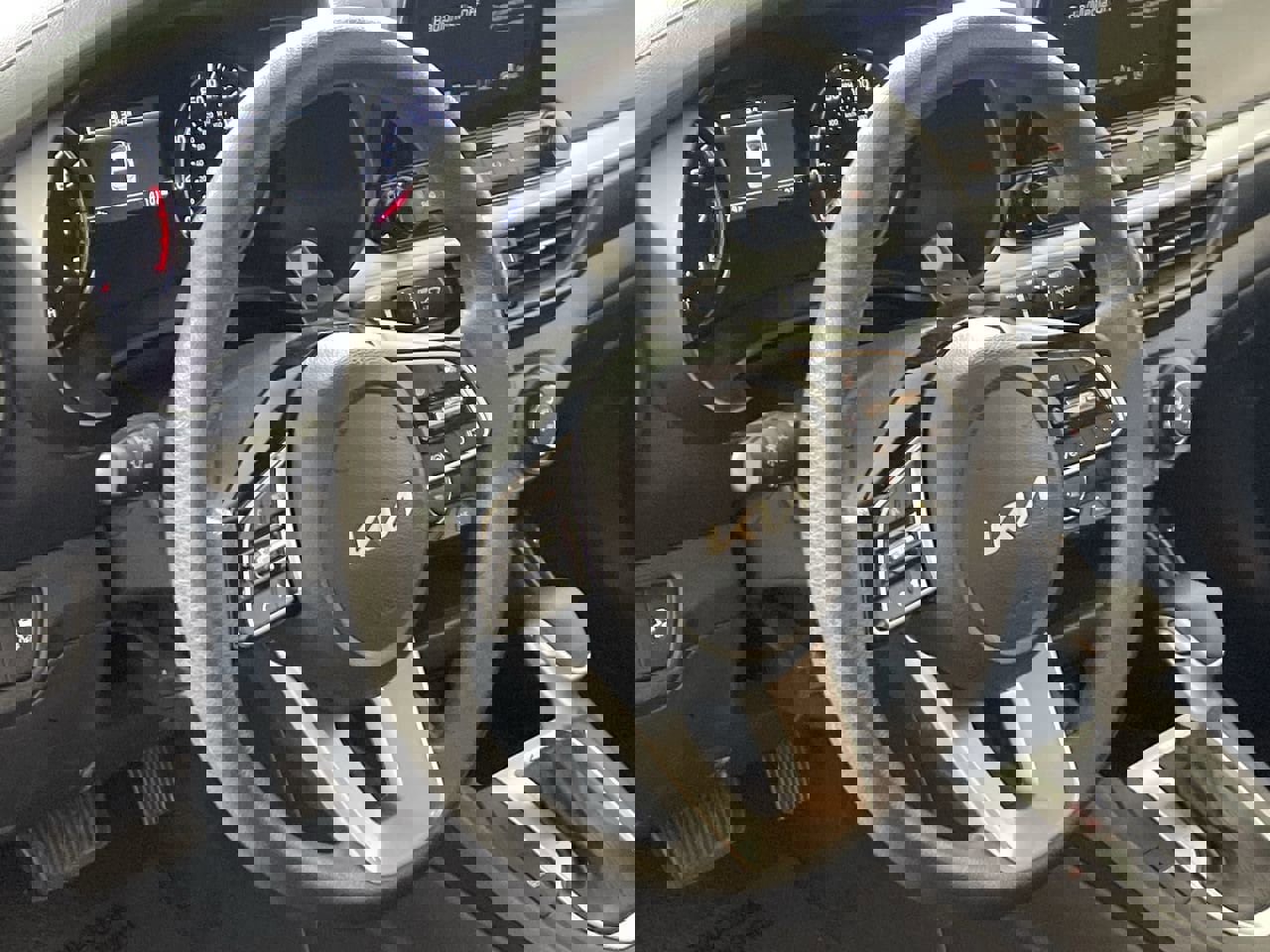 Used 2024 Kia Forte LXS image 14