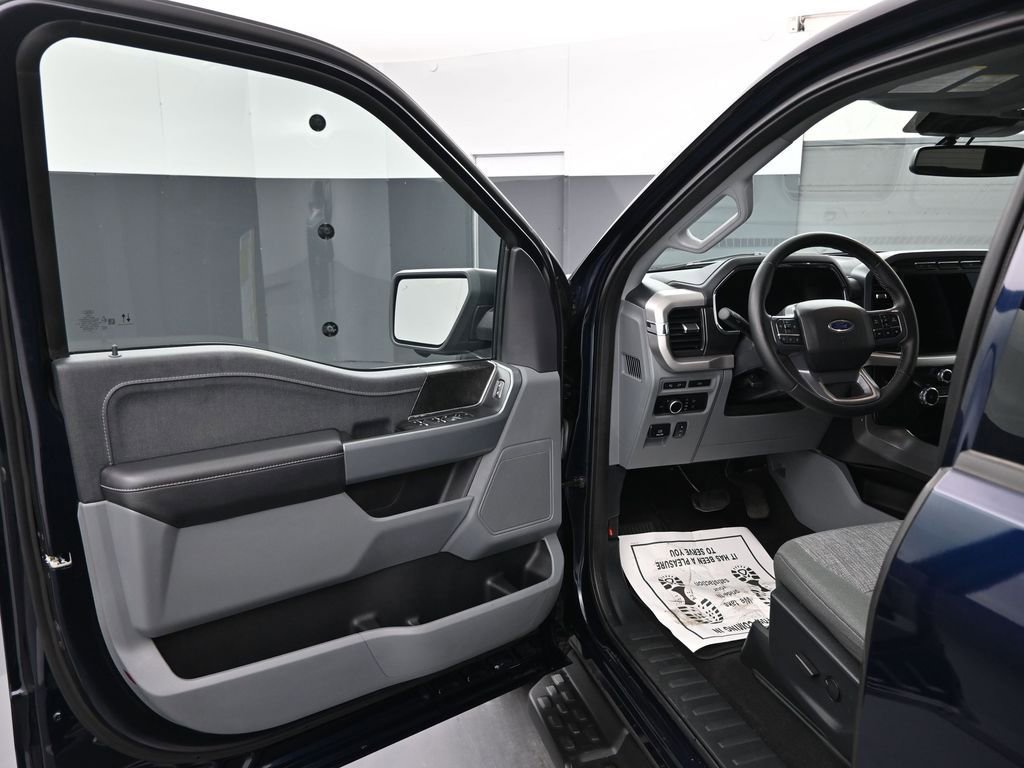 Used 2023 Ford F150 Lightning XLT image 9