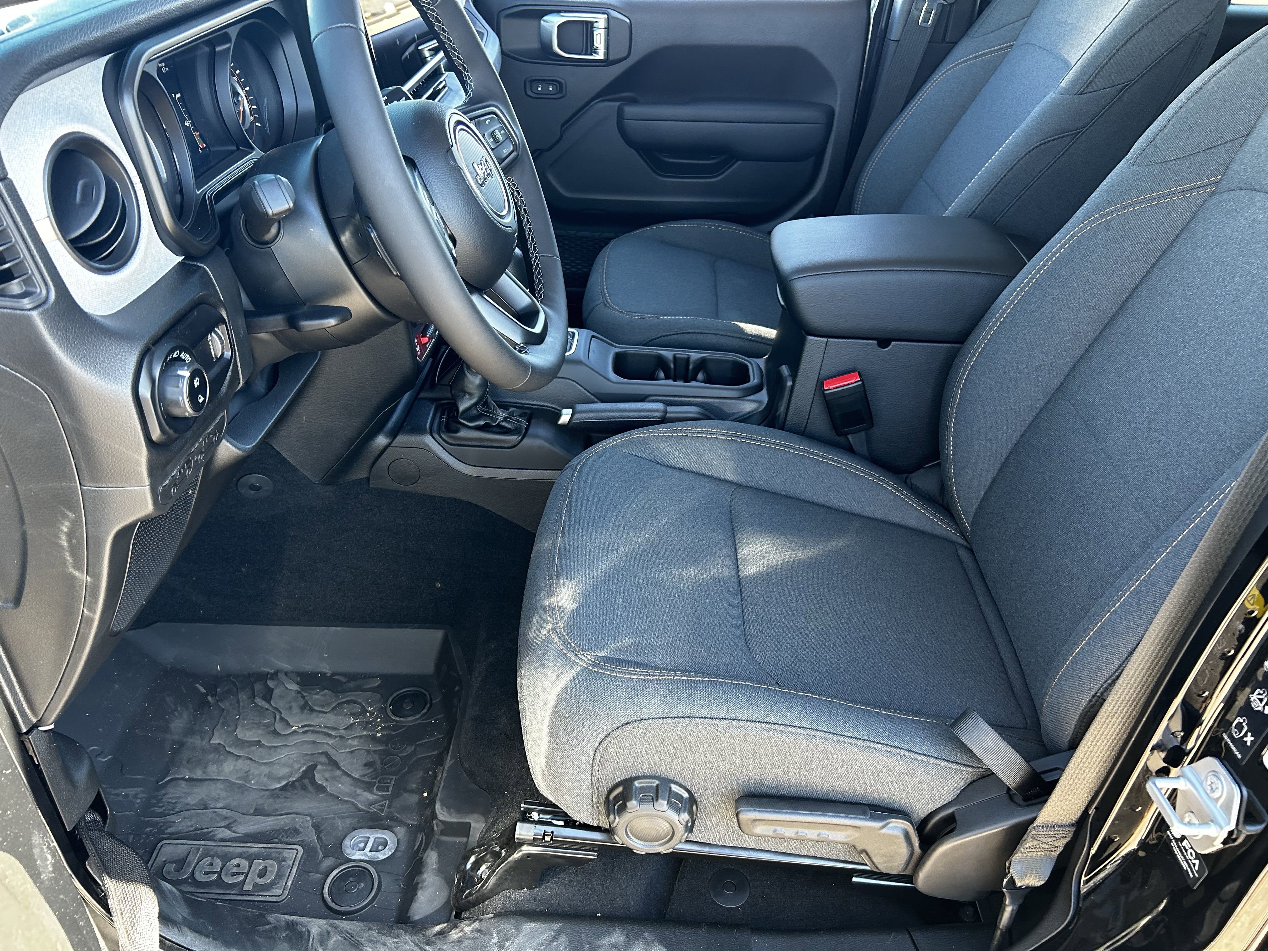 New 2025 Jeep Gladiator Willys AWD/4WD image 16