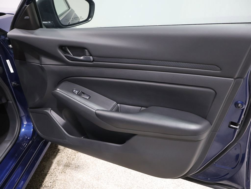 Used 2024 Nissan Altima 2.5 S image 23