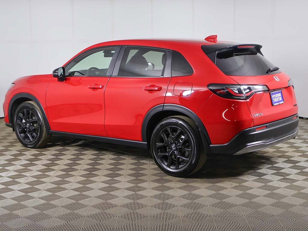 Used 2025 Honda HR-V Sport image 8