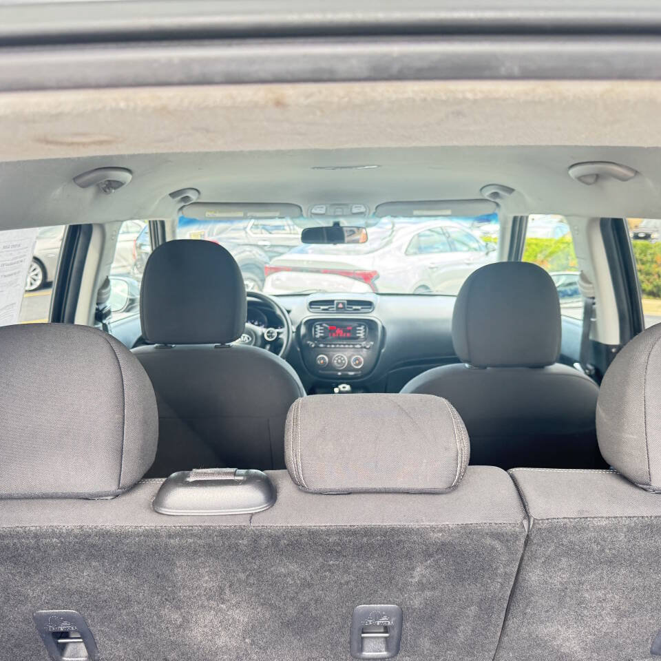 Used 2014 Kia Soul FWD image 32