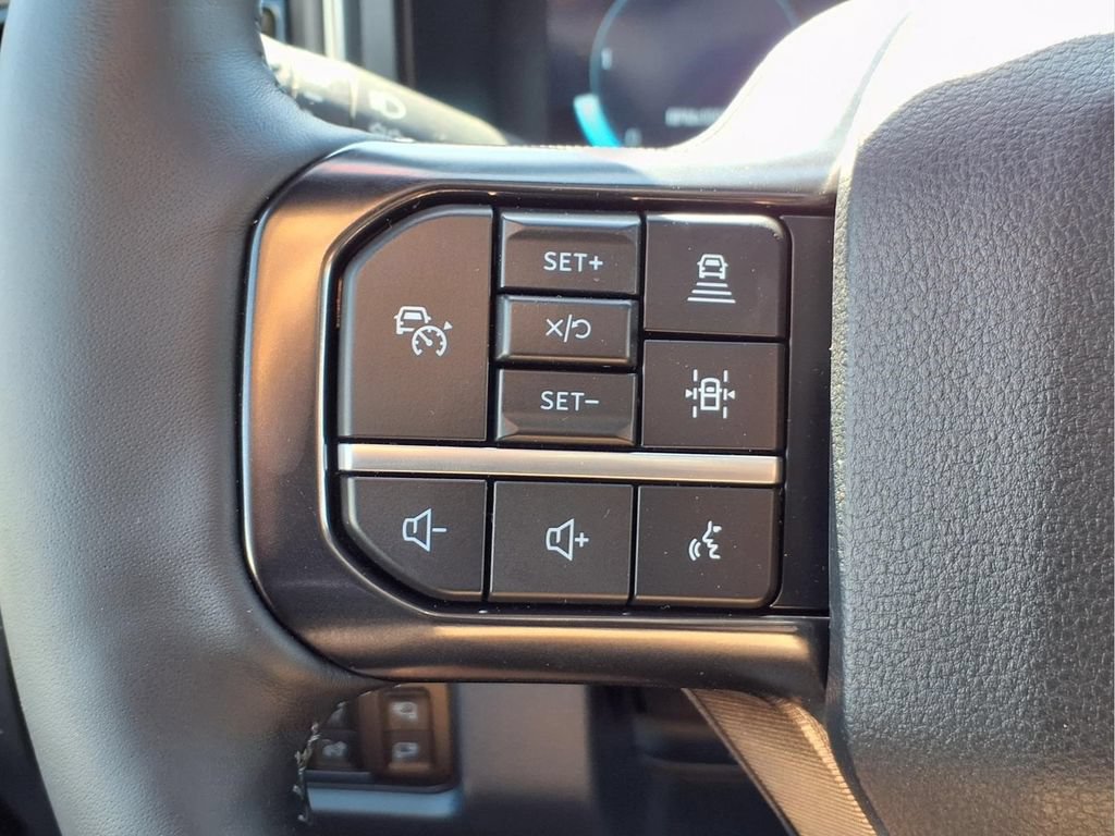 New 2026 Ford F250 Platinum w/ FX4 Off-Road Package AWD/4WD image 13