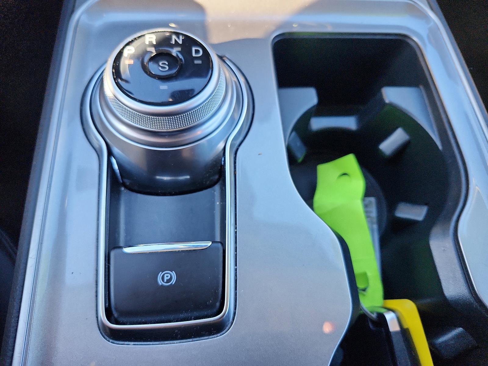 Used 2024 Ford Edge SEL image 18