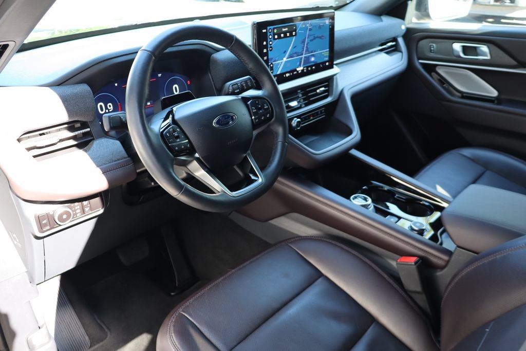 Used 2026 Ford Explorer Platinum AWD/4WD image 4