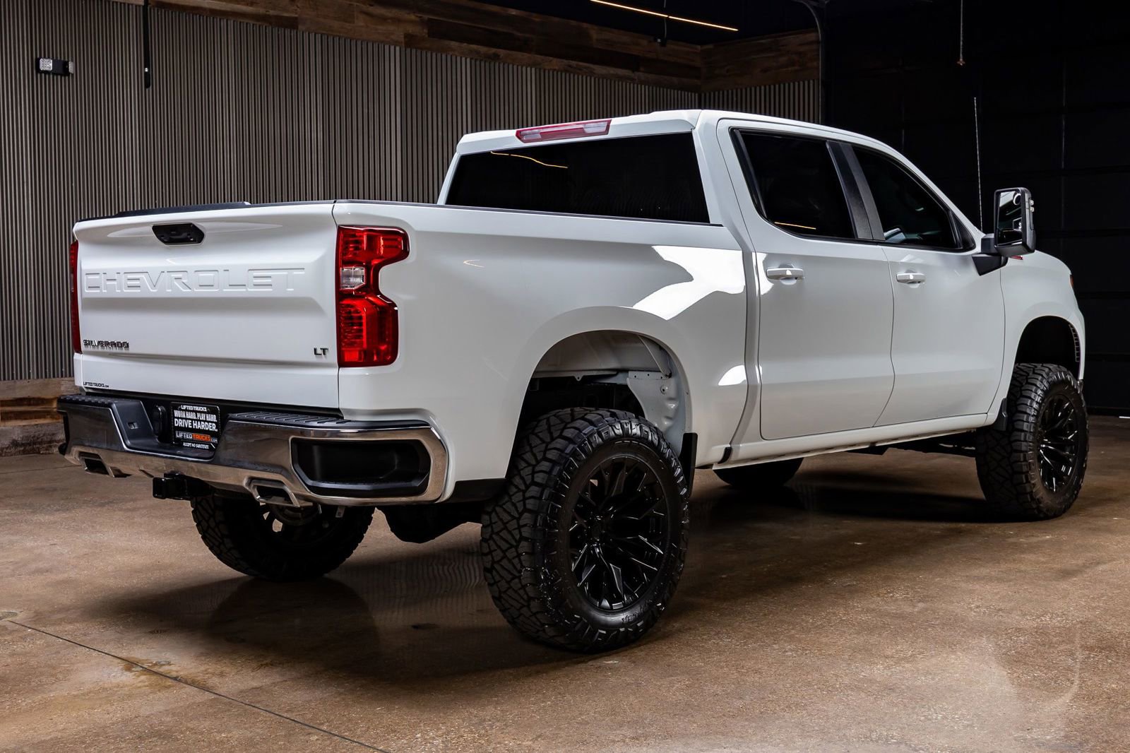 Used 2023 Chevrolet Silverado 1500 LT w/ Z71 Off-Road Package image 10