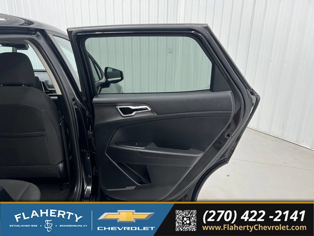 Used 2025 Kia Sportage LX FWD image 12